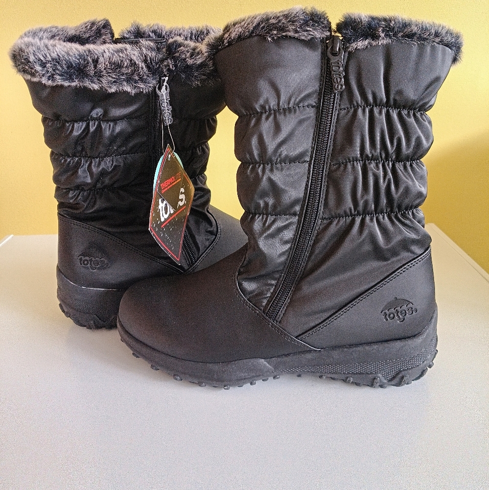 totes Black Winter Boots with Faux Fur